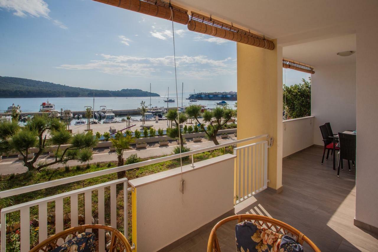 Apartment Sara - Cres Εξωτερικό φωτογραφία