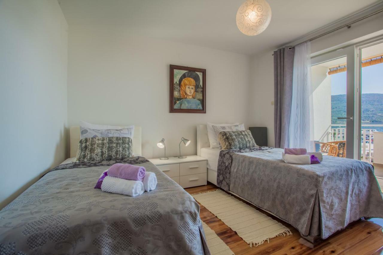 Apartment Sara - Cres Εξωτερικό φωτογραφία