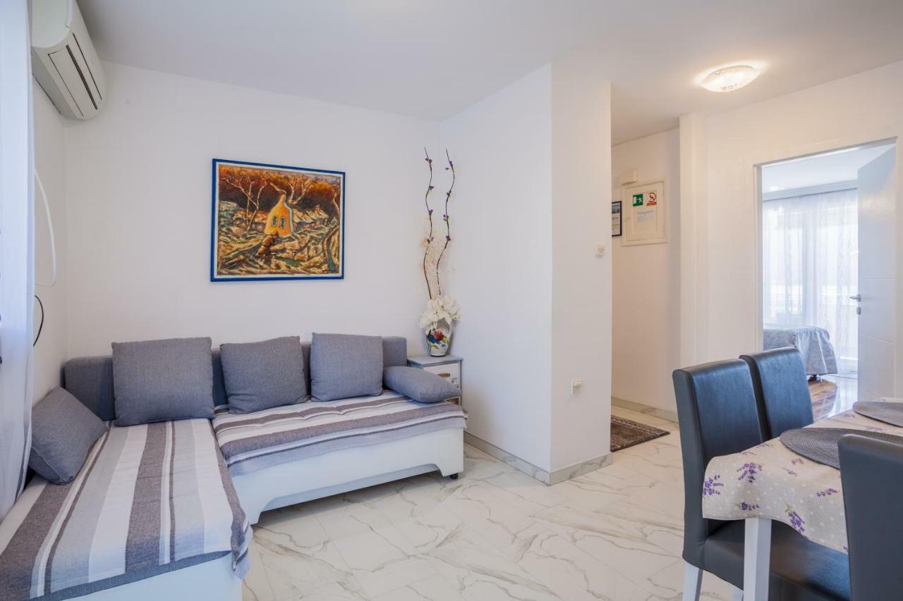 Apartment Sara - Cres Εξωτερικό φωτογραφία