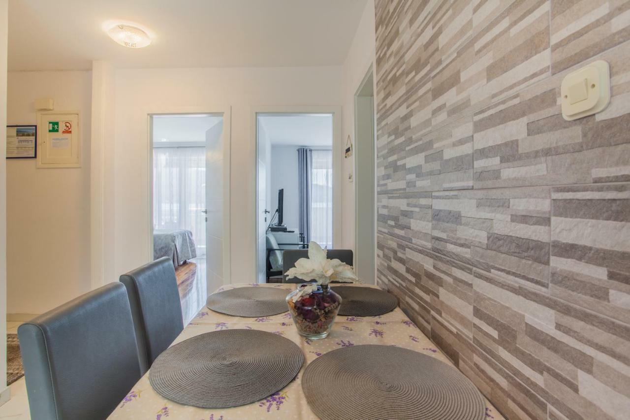 Apartment Sara - Cres Εξωτερικό φωτογραφία